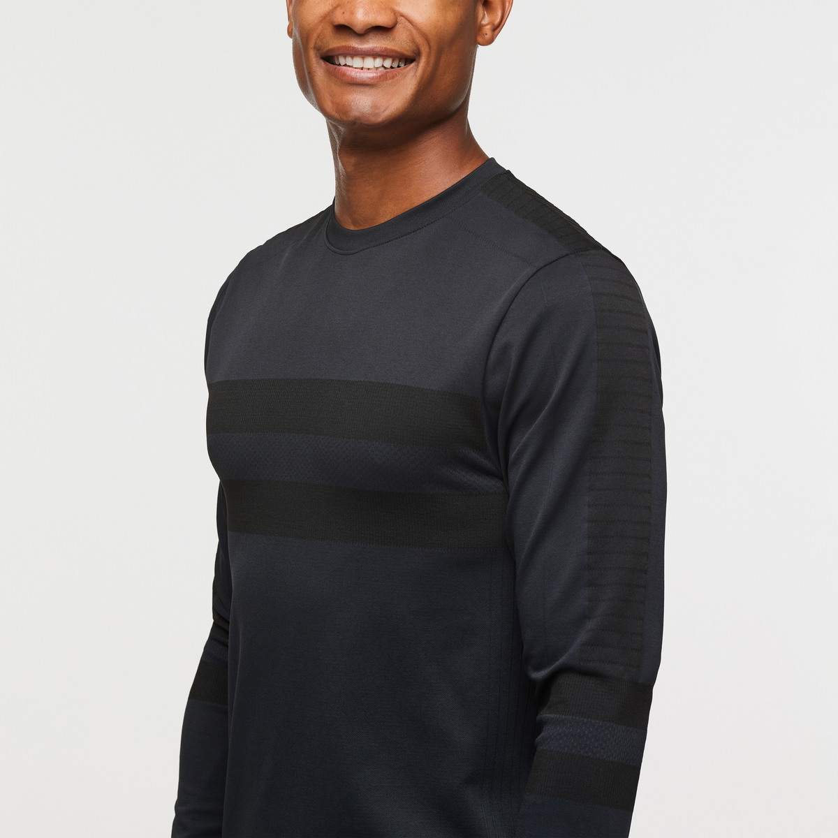 Debajo Seamless Baselayer Crew Men's | Comfortable Outdoor Top