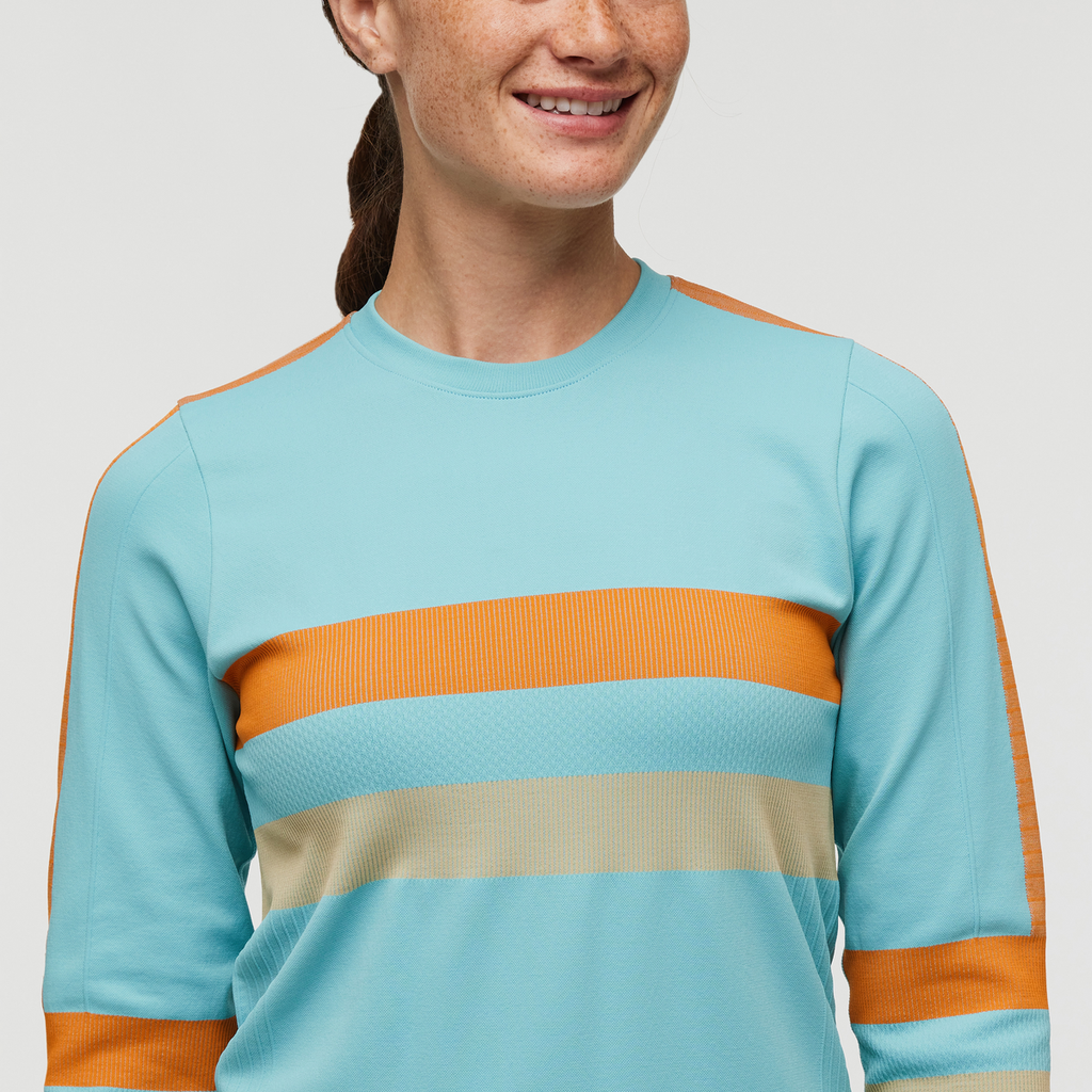 Debajo Seamless Baselayer Crew Women's | Comfortable Outdoor Top