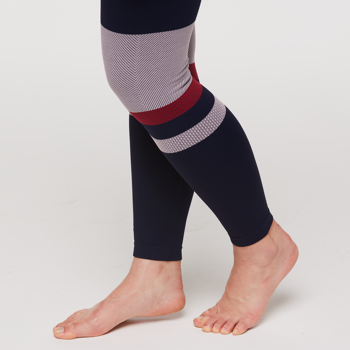 Debajo Seamless Baselayer Tight Women's | Versatile Outdoor Bottoms