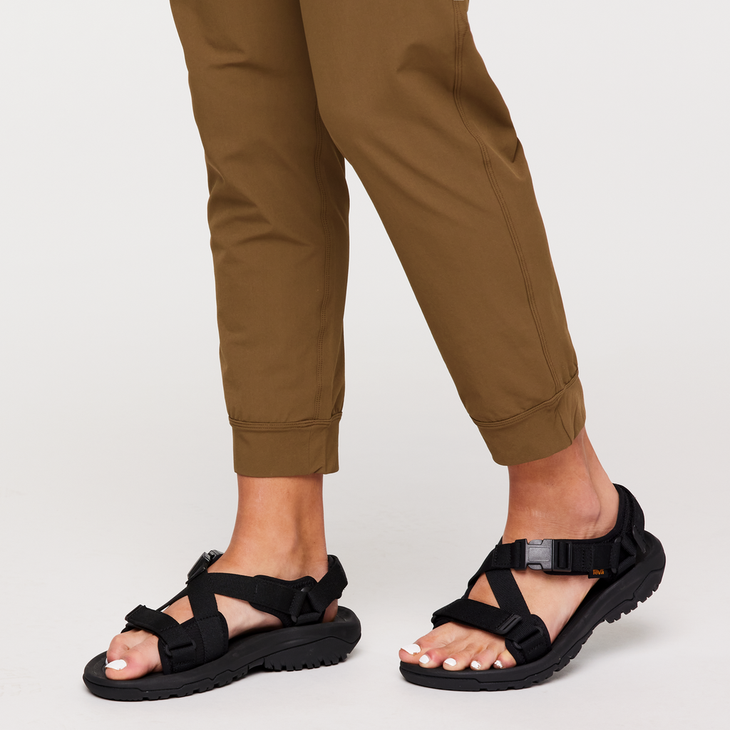 Veza Adventure Jogger Women's | Versatile Outdoor Bottoms