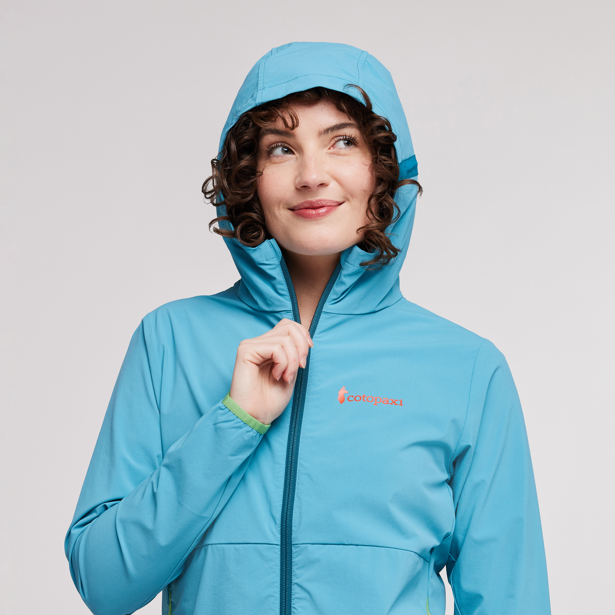 Vuelta Performance Windbreaker Jacket Women's | Versatile Outdoor Layer