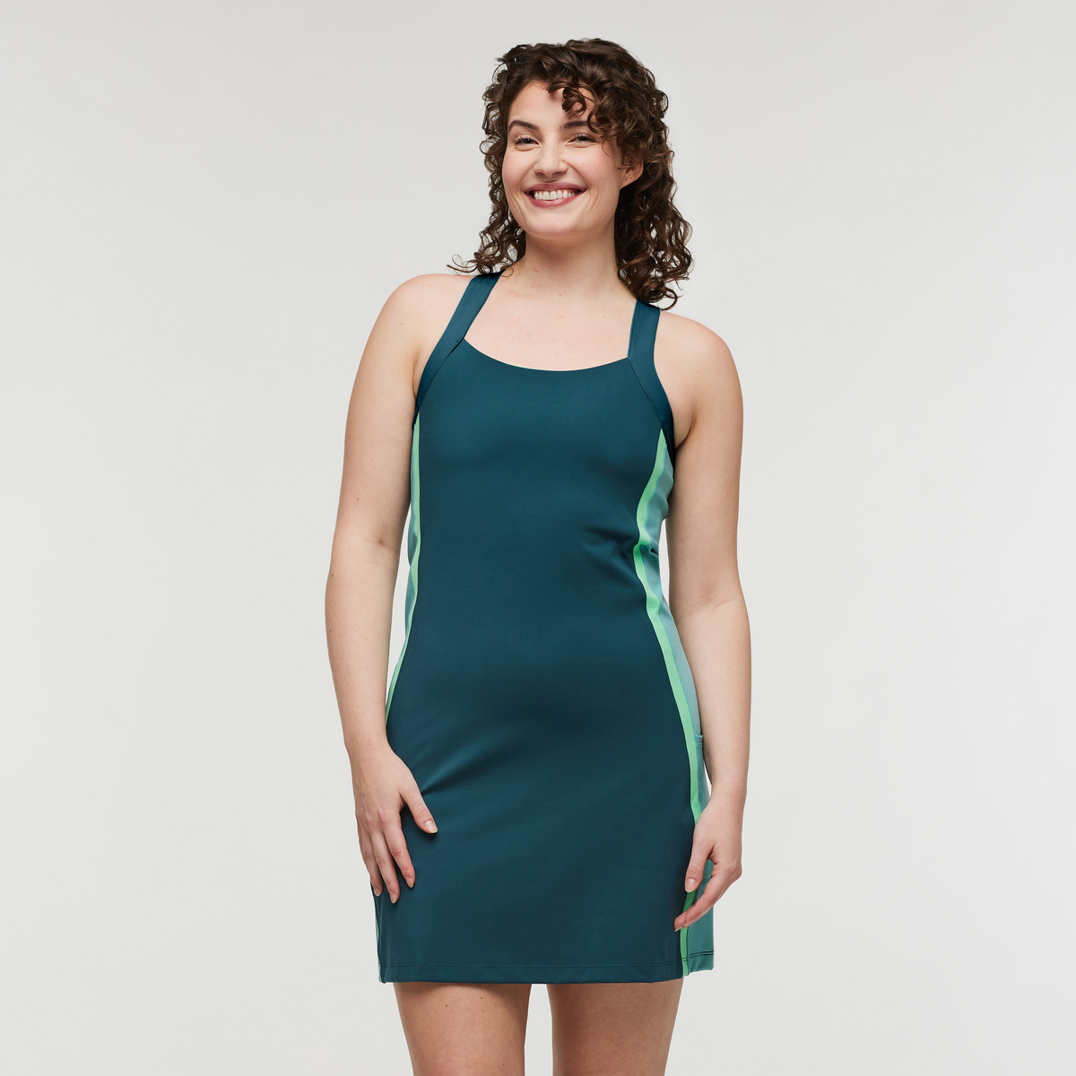 Muevo Dress Women's | Adventure-Ready Style