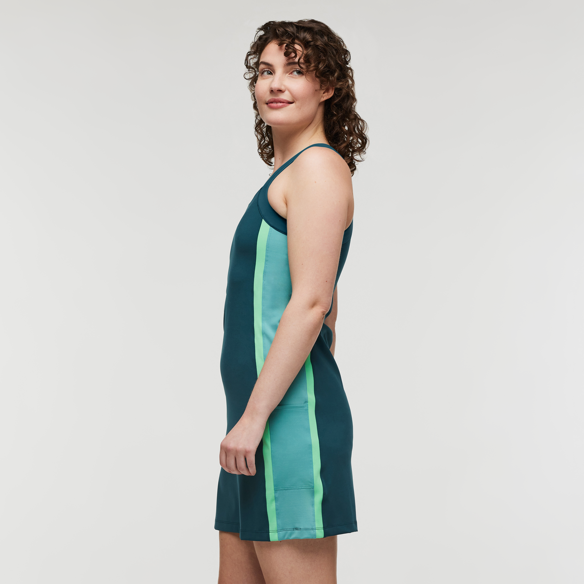 Muevo Dress Women's | Adventure-Ready Style