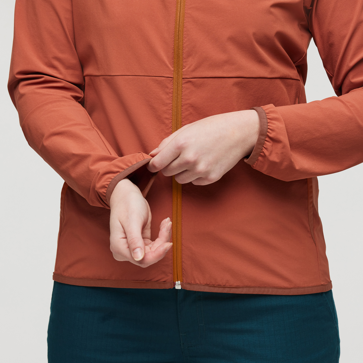 Vuelta Performance Windbreaker Jacket Women's | Versatile Outdoor Layer