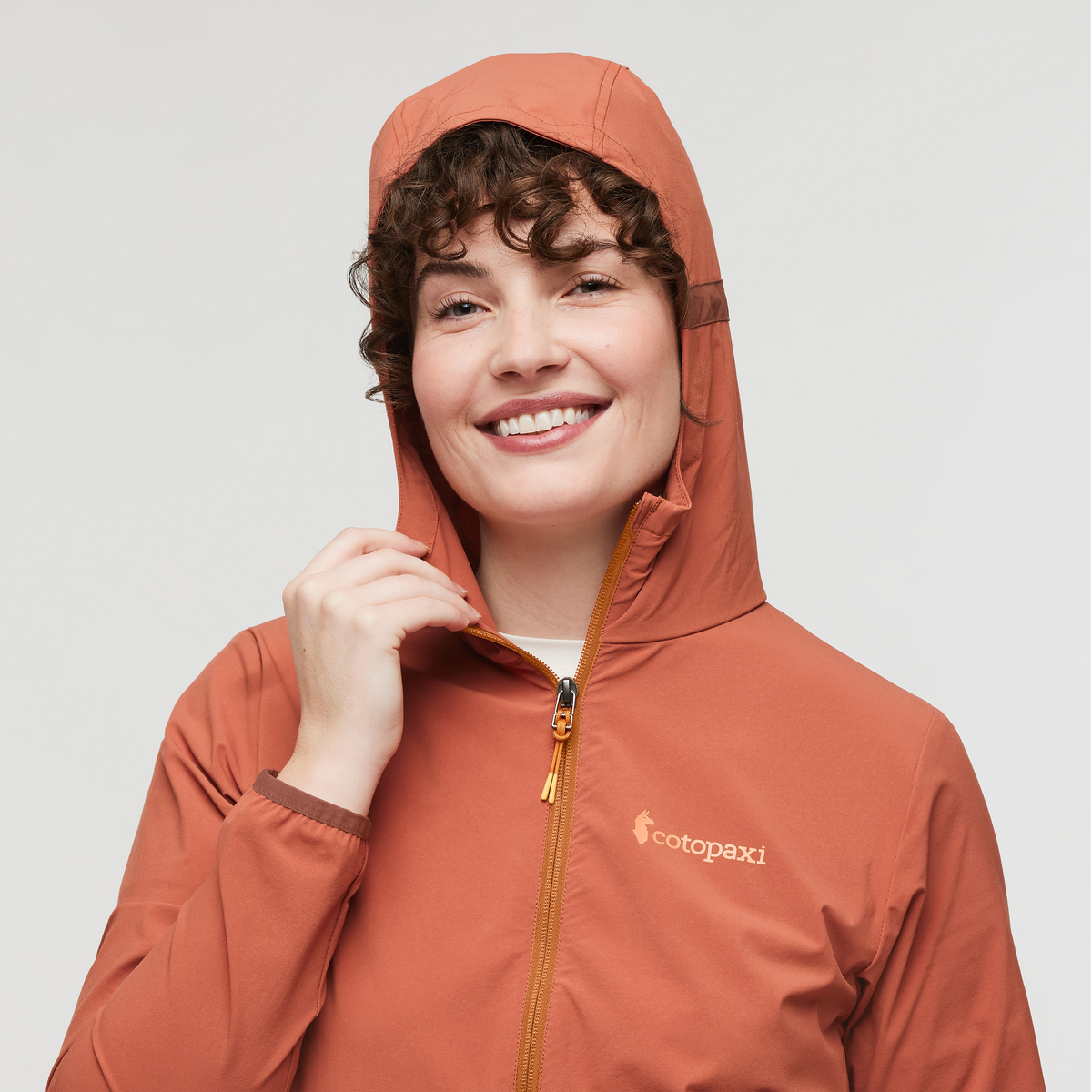 Vuelta Performance Windbreaker Jacket Women's | Versatile Outdoor Layer