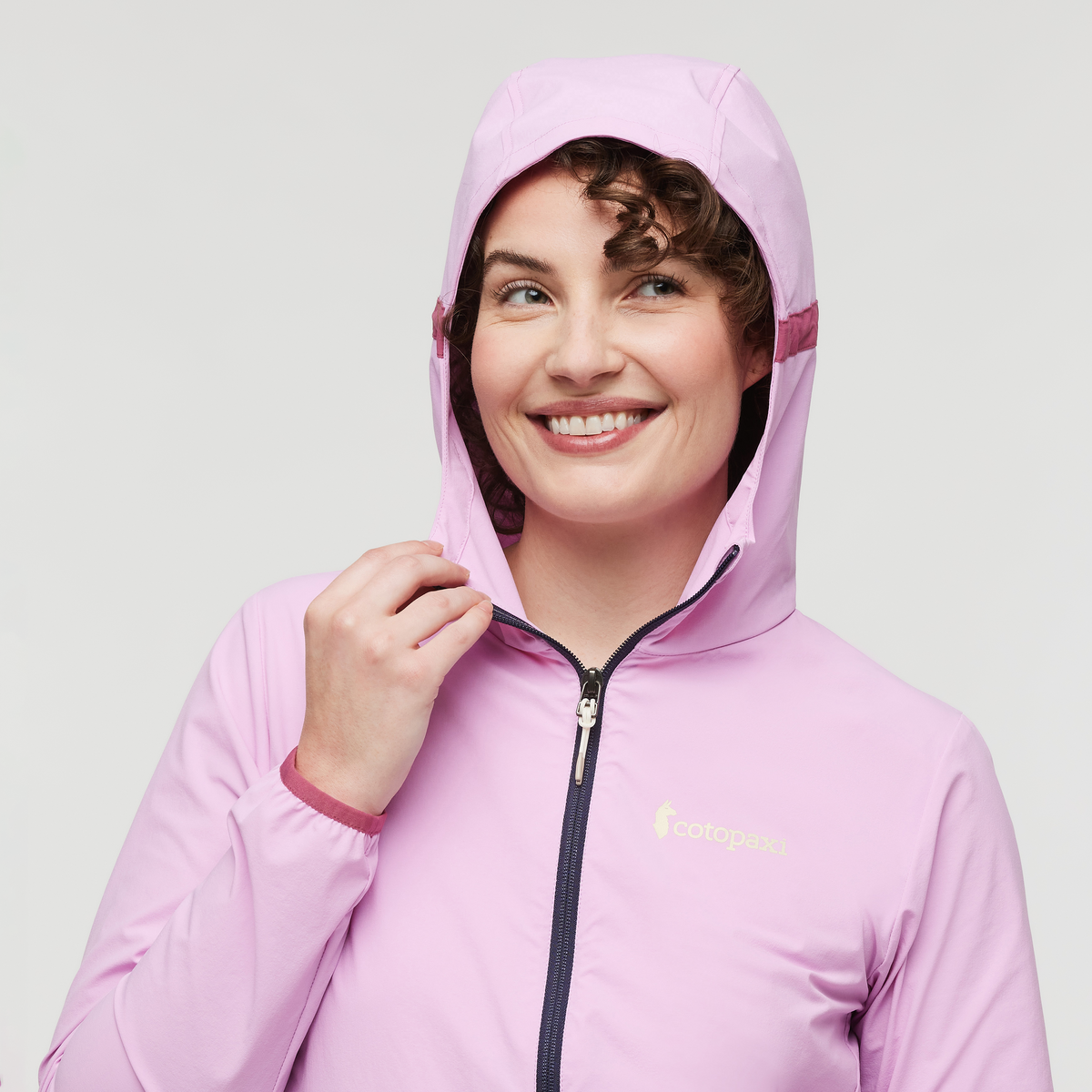Vuelta Performance Windbreaker Jacket Women's | Versatile Outdoor Layer
