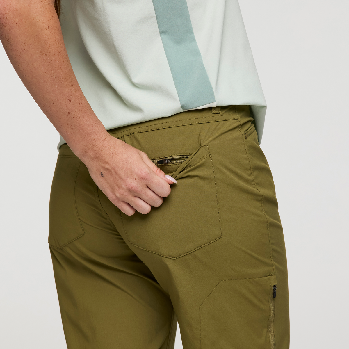 Coraje Tech Pant Women's | Versatile Outdoor Bottoms