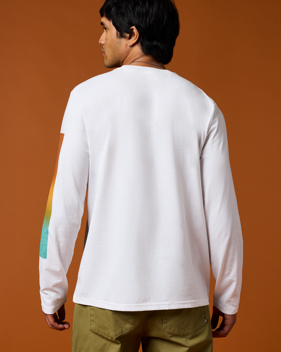 Radiant Llama Long-Sleeve T-Shirt Men's | Comfortable Outdoor Top