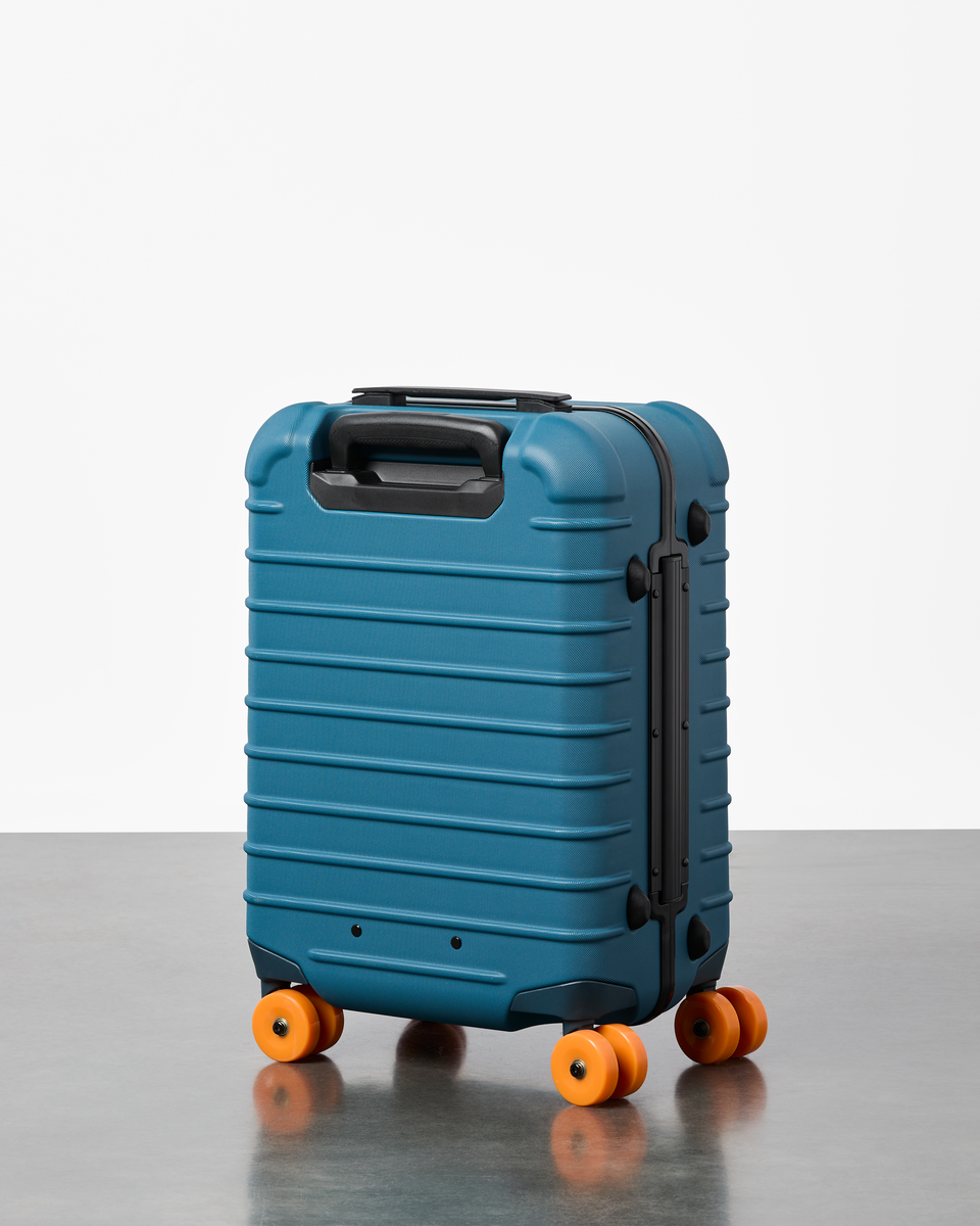 Coraza Suitcase Carry On | Versatile Everyday Carry