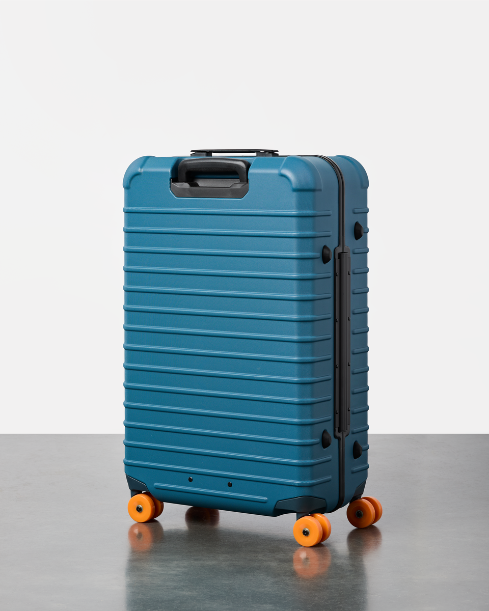 Coraza Suitcase Medium Checked | Versatile Everyday Carry