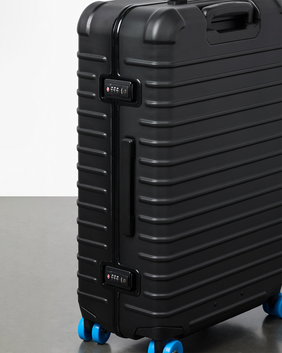 Coraza Suitcase Medium Checked | Versatile Everyday Carry